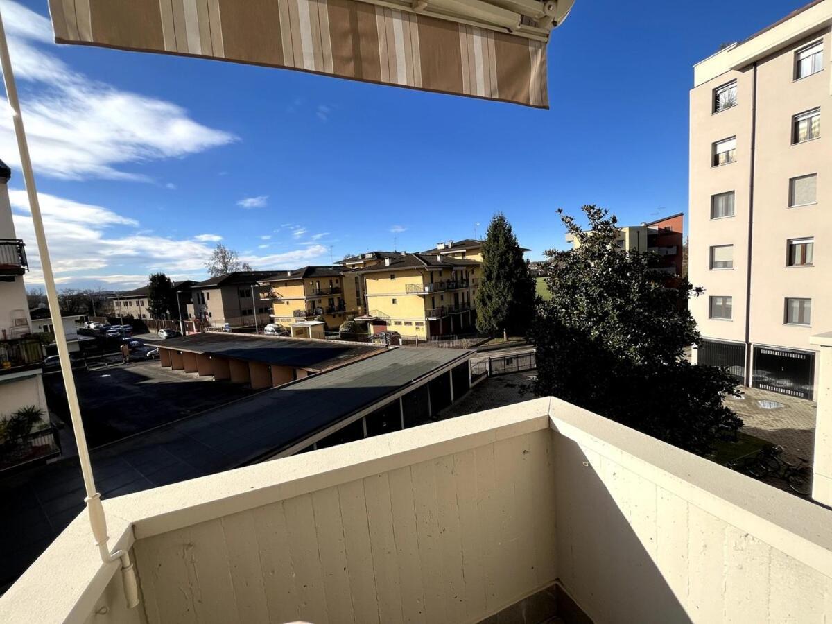 Apartamento Bilocale Con Netflix Incluso Lodi Exterior foto